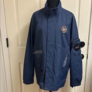 Leduntino Find Your Own Way Windbreaker Hooded Waterproof Jacket Blue
Large, EUC